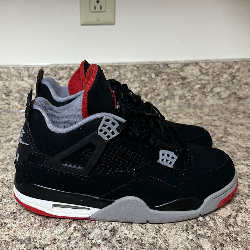 Air Jordan Retro 4 Bred